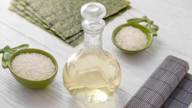 Cozinhar arroz com vinagre: por que é recomendado e quais são os benefícios?