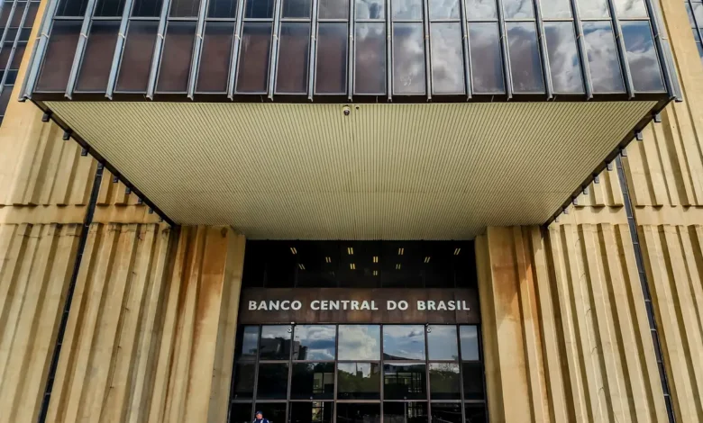 Milhares podem receber até R$ 2.500 de volta no Pix graças a decisão inédita do Banco Central