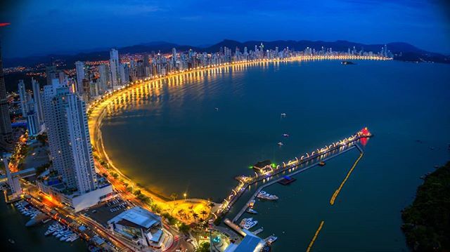 A cidade brasileira mais buscada para viagens em dezembro está revelada