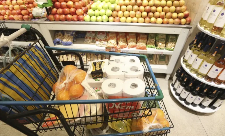 Algumas cidades oferecem a cesta básica mais barata do Brasil: confira se a sua está na lista