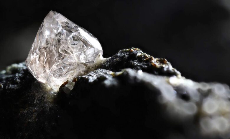 Cientistas finalmente criam "Novo Diamante", que promete ser 50% mais duro que os diamantes da Terra