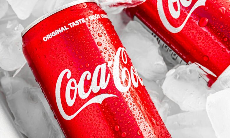 Em uma ação radical, governo proíbe a venda de refrigerantes no país, dando um fim à era de Coca-Cola