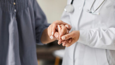 Chifre humano real? Idosa de quase 100 anos corta ‘chifre’ que crescia na testa