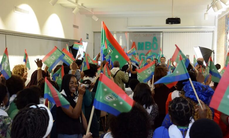 Comunidade de Ano Bom ergue bandeiras em ato de independência simbólica e pede apoio ao Brasil contra repressão da Guiné Equatorial