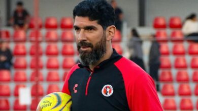 Ídolo do Botafogo, Loco Abreu confirma que vai voltar a jogar