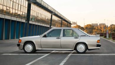 Icônica Mercedes de Ayrton Senna vai a leilão com lances de até R$ 1,8 milhão