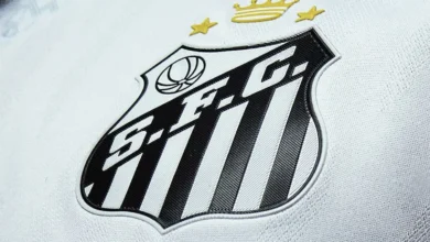 Robinho assinou com o Santos para jogar ao lado do Neymar