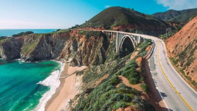 A maior rodovia nacional do mundo, a Highway 1 da Austrália, desafia motoristas em uma viagem de 14.500 km que pode durar meses, cruzando cidades e desertos.