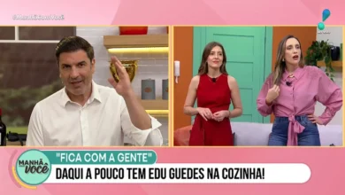 Edu Guedes e as apresentadoras do Manh&atilde; com Voc&ecirc;. Foto: RedeTV!