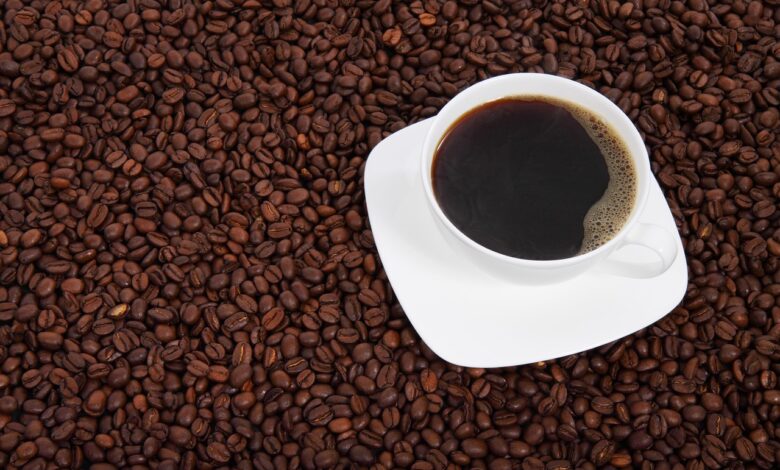 café preto ao acordar é o pior erro que você pode cometer
