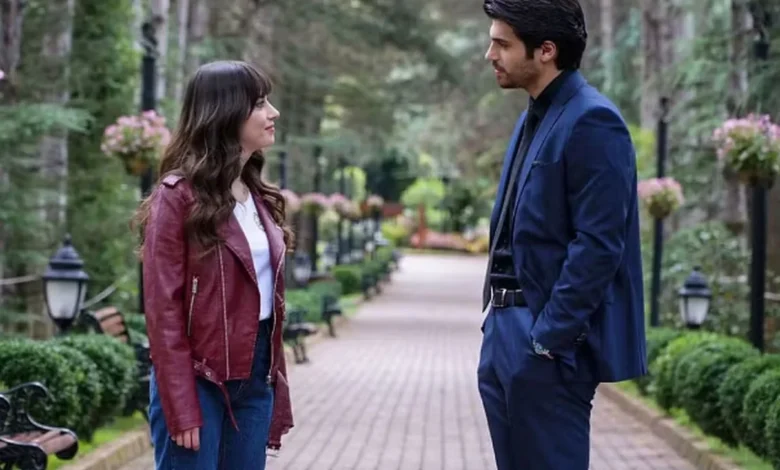 Nazli (Özge Gürel) e Ferit (Can Yaman) em Dolunay. Foto: Divulgação