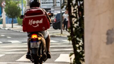 iFood anuncia novos benefícios para entregadores já cadastrados no aplicativo