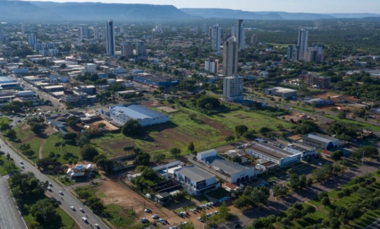 A última capital planejada do Brasil foi desenhada do zero nos anos 80, tem avenidas de até 8 pistas e um fenômeno que mudou o clima da região