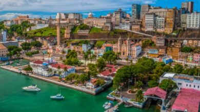 A primeira capital do Brasil, que abriga o maior conjunto arquitetônico colonial da América Latina e é considerada o coração da cultura afro-brasileira