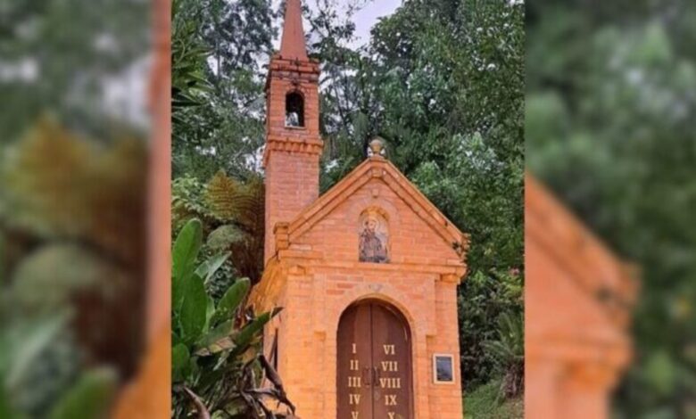 Menor Igreja, Igreja