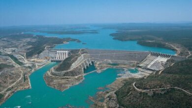 Vista aérea da barragem de Sobradinho evidenciando geração de energia e uso hídrico estratégico. (Imagem: Agência Sertão)Vista aérea da barragem de Sobradinho evidenciando geração de energia e uso hídrico estratégico. (Imagem: Agência Sertão)