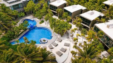 Antiga mansão de Pablo Escobar em Tulum se transforma em hotel Casa Malca, com suítes luxuosas, obras de arte e diárias de R$ 4,9 mil
