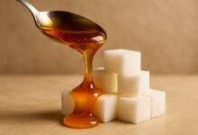 Mel ou açúcar? O que faz melhor (ou pior) para sua saúde segundo especialistas