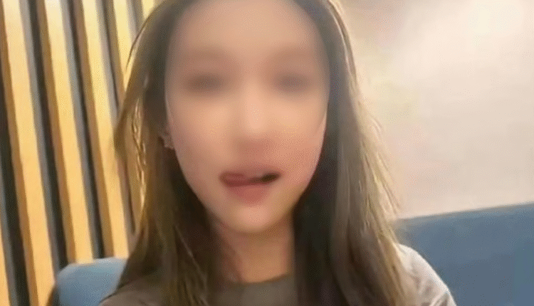 Mulher é expulsa da escola após ter envolvimento íntimo com o próprio…Ver mais