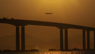 Com 625 metros de altura, a ponte Huajiang Grand Canyon, na China, é a mais alta do mundo e reduz viagens de duas horas para dois minutos.
