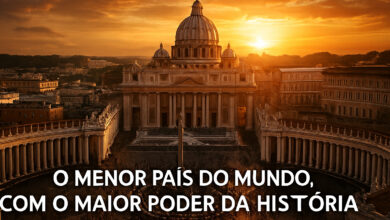 Com 0,44 km², 10 mil funcionários e 6 milhões de visitantes por ano, o Vaticano é o menor país do mundo e uma das maiores concentrações de arte e poder da história