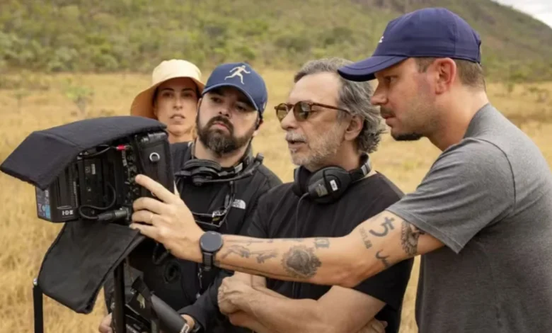 Carlos Araújo e equipe. Foto: Globo/Manoela Mello