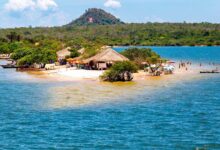 Alter do Chão reúne praias de água doce, areia branca e águas claras no Rio Tapajós, com cultura ribeirinha e turismo sustentável na Amazônia.