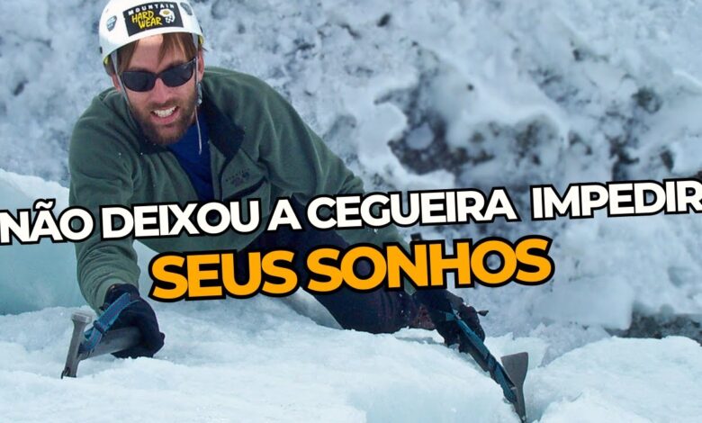 Cego desde a adolescência, ele escalou o Everest guiado apenas pelo tato, pelo som e pelo vento e se tornou o primeiro alpinista sem visão a alcançar os cumes mais altos dos sete continentes