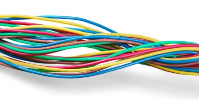 Saiba qual é a cor dos fios elétricos segundo a NBR 5410 e aprenda a identificar condutores neutro, fase e de proteção para garantir segurança e manutenção correta.