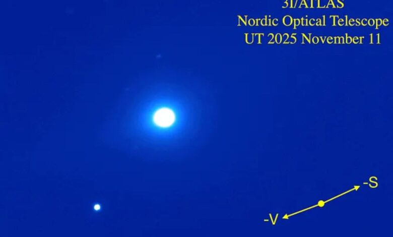 Novas imagens do 3I/ATLAS revelam um cometa interestelar intacto após o periélio, com jatos gigantes que intrigam Avi Loeb e ampliam o debate científico sobre sua verdadeira natureza.