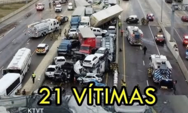 Sobe para 21 o número de vítimas em ac1dente com vários carros e carret...Ver mais