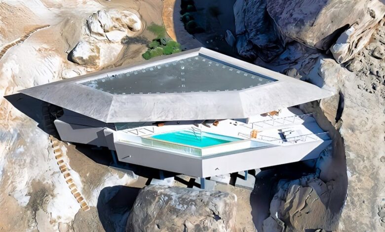 O resort mais impressionante da Arábia Saudita, o Desert Rock Resort, combina luxo, spa panorâmico e experiências únicas no deserto de Hejaz, redefinindo o turismo sustentável com arquitetura esculpida na montanha e vistas de tirar o fôlego.