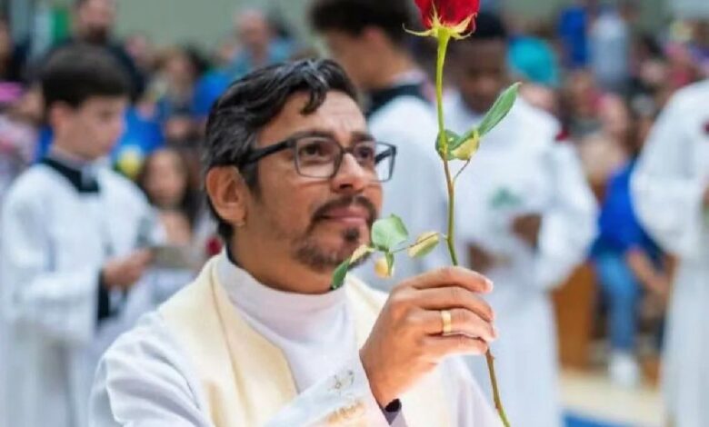 Padre Alexsandro É Encontrado M0rto Dentro de Sua Casa De Maneira Assustad0ra Após…Ver mais