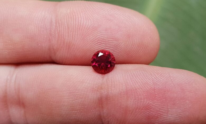 Pedra mais rara que o diamante: descoberta em Utah, o Red Beryl vale até US$ 10 mil por quilate e só existe em um único ponto do planeta
