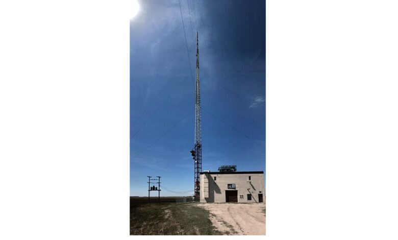 Imagem: KVLY-TV Mast em DAkota do Norte EUA.