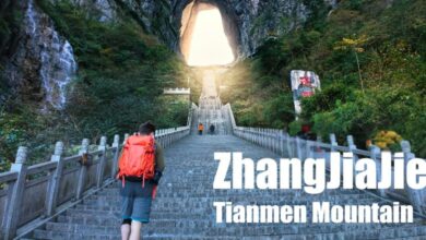 Descubra o teleférico mais longo do mundo em Zhangjiajie, que leva à Montanha Tianmen, desafia com 999 degraus e revela a incrível passarela de vidro nas alturas.