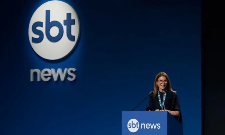 SBT News estreia com holograma de Silvio e presença de Lula e Moraes