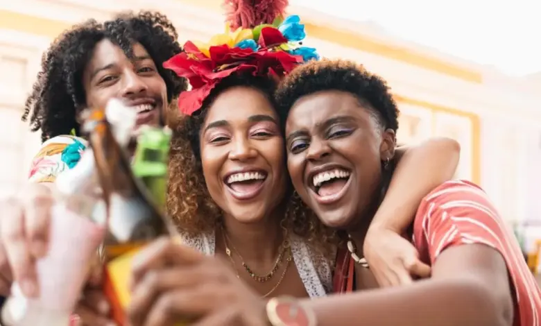 Álcool e energético no Carnaval: entenda os riscos da combinação