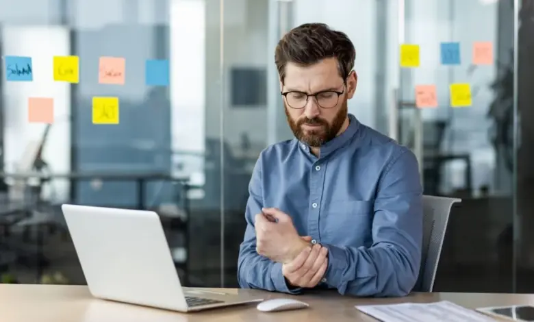 Dor persistente no trabalho pode indicar LER/DORT: veja como se proteger