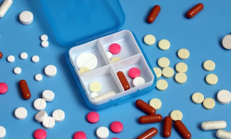 Kit ressaca: entenda os perigos de misturar álcool e medicamentos