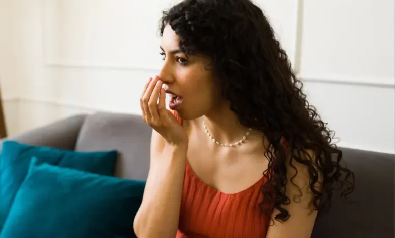 Mau hálito: veja as causas que não estão relacionadas à higiene bucal