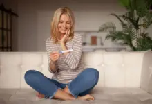 Relógio da fertilidade: por que o auge da carreira não acompanha a reserva ovariana?