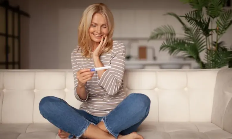 Relógio da fertilidade: por que o auge da carreira não acompanha a reserva ovariana?