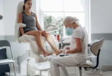 Unha encravada: veja quando procurar atendimento médico para solução definitiva