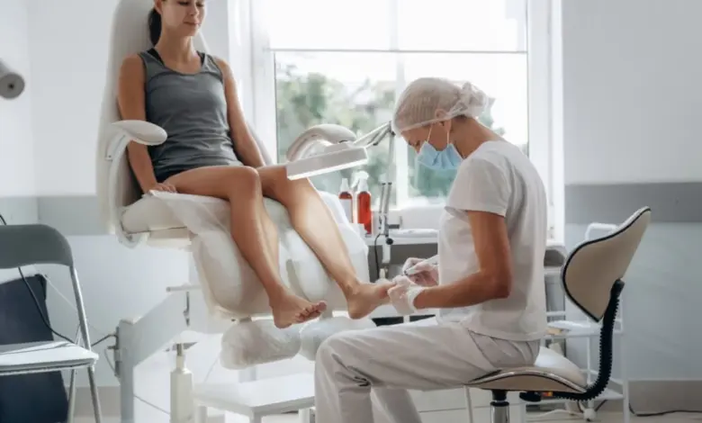 Unha encravada: veja quando procurar atendimento médico para solução definitiva