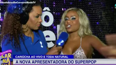 Cari&uacute;cha em entrevista ao Bastidores do Carnaval/RedeTV!