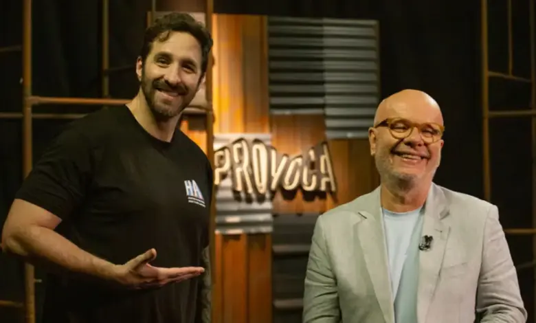 Rafinha Bastos e Marcelo Tas. Foto Nadja Kouchi/ Acervo TV Cultura