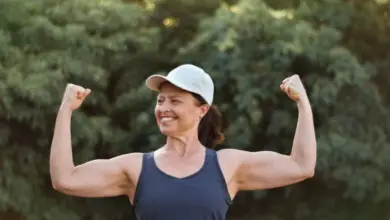 Braços femininos fortes e definidos: 4 estratégias para alcançar mais músculos