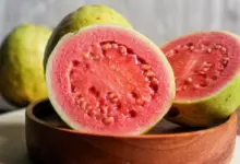 Goiaba: 8 benefícios da fruta para a saúde