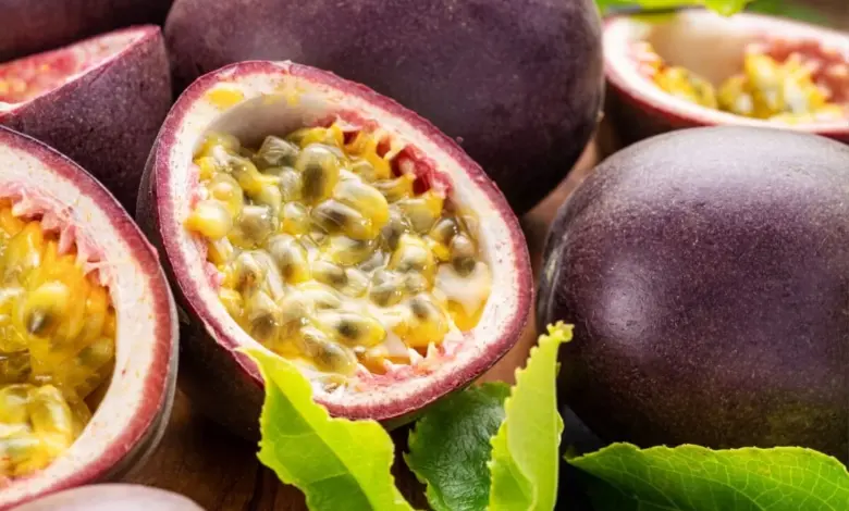 Maracujá: 7 benefícios da fruta para a saúde que vão além do efeito calmante